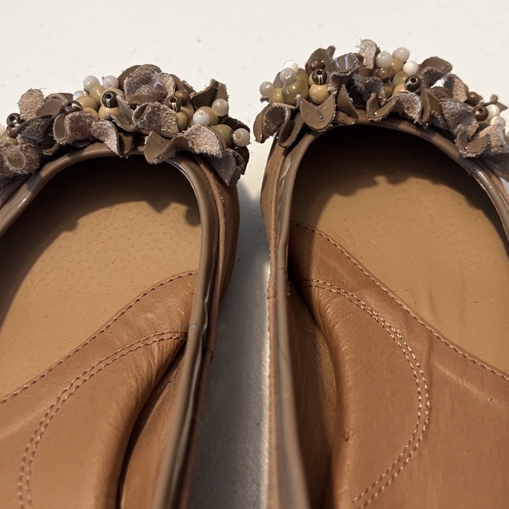 Michelle D leather floral slip on cushioned shoes flats brown tan beaded 7.5M - Picture 5 of 9